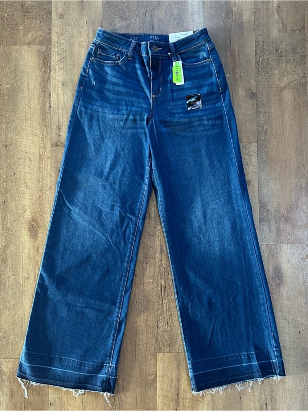 a.n.a High Rise Wide Leg Jeans Size 2 NWT Medium Wash Raw Hem